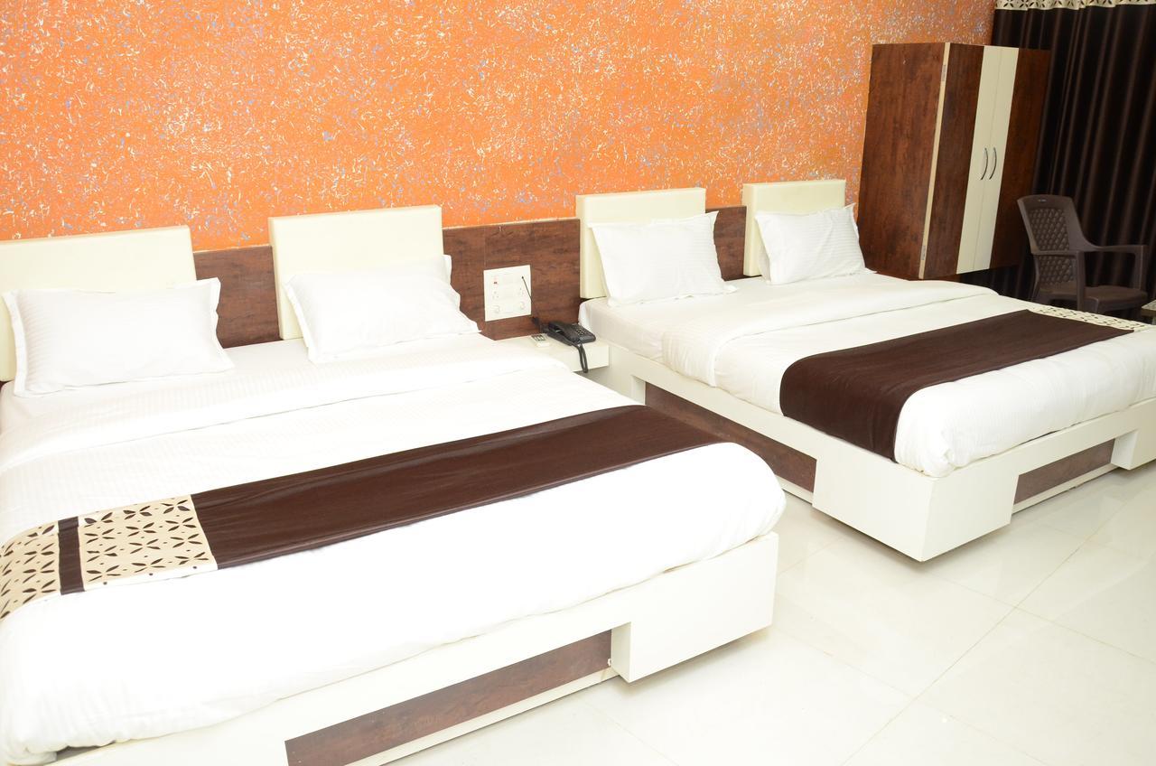 Somnāth Hotel Bansidhar מראה חיצוני תמונה