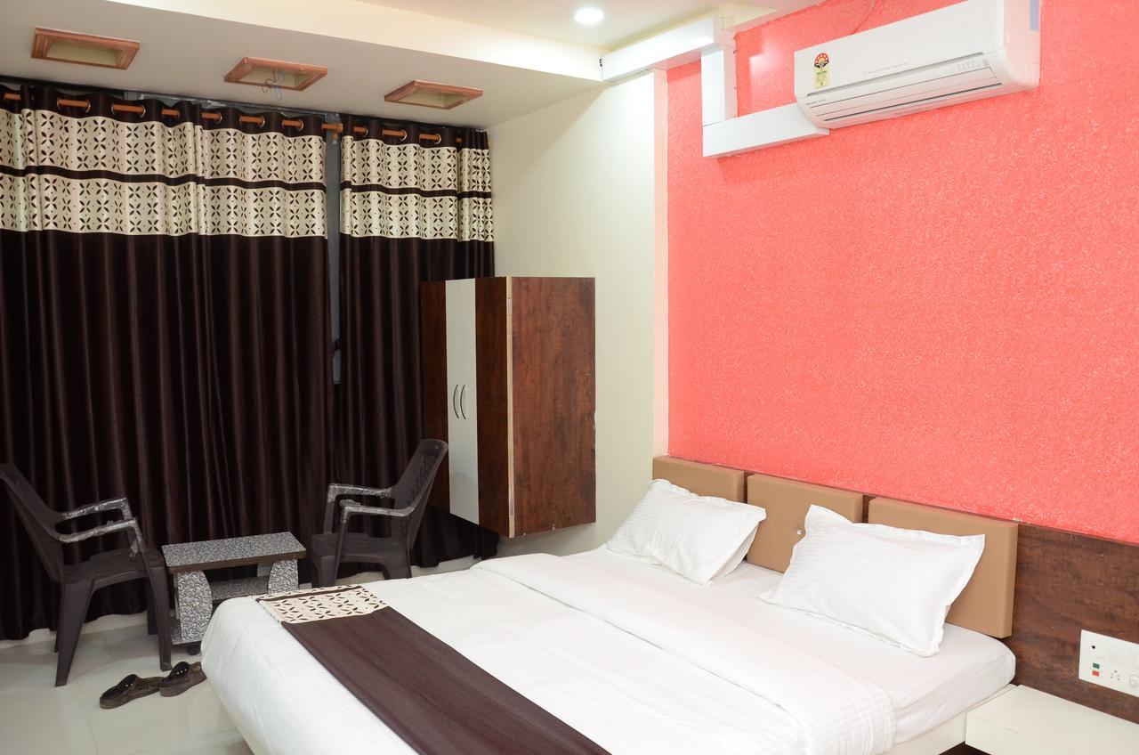Somnāth Hotel Bansidhar מראה חיצוני תמונה