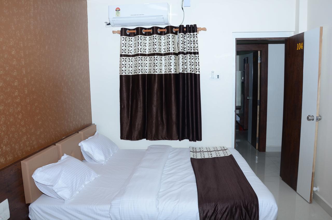 Somnāth Hotel Bansidhar מראה חיצוני תמונה